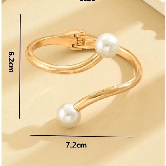 Faux Pearl Elegant Braclet - Picture 2 of 5